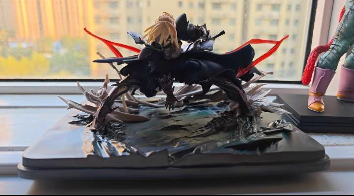 Fate Series Limited Edition Black Saber Altria GK Figure 17CM Scene Version In‑Stock Statue